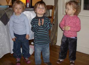 Benjamin_entre_Adeline_et_Olivia