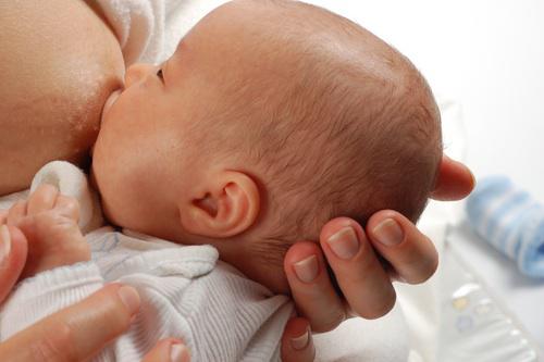 quels sont les avantages et bienfaits de l'allaitement naturel pour le bébé?