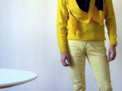 Jaune poussin jaune moutarde pour cette tenue jour