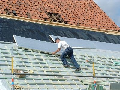 panneau isolant rigide en polyurethane pour toitures 400x300 Isolation du toit : La méthode sarking