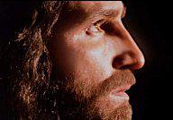 Visage profil yeux levés