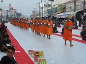 octobre: Thaïlande: moines Sakon Nakhon