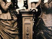 Hommages pleureuses. femmes, évidemment, comme leur nom...