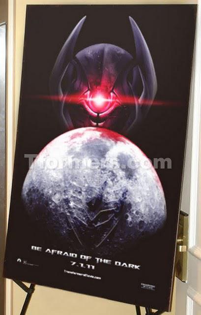Transformers The Dark of the Moon Teaser Poster Découvrez la première affiche de TRANSFORMER 3