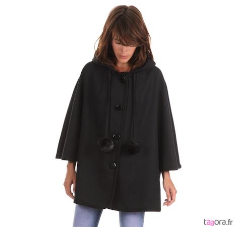 Cape avec pompons