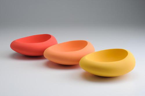 Rounded sequence yellow to red b La céramique douce de Maria Wojdat   Céramique Design & Moderne