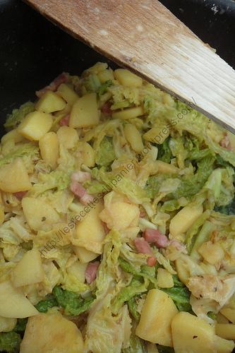Poêlée de chou vert, pommes de terre et cantal / Green cabbage, potato and cantal cheese pan roast