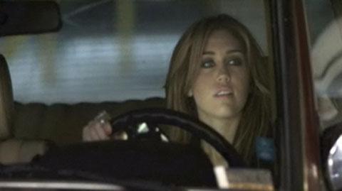 Miley Cyrus ... elle ''chauffe'' un acteur de la série Gossip Girl