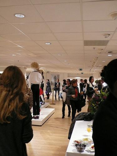 Découverte Lanvin pour H&M; au Showroom de Bruxelles - Paperblog