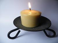 Bougie moulée à la cire d'abeille