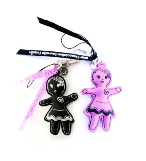 News | Une bonne action en rose et noir