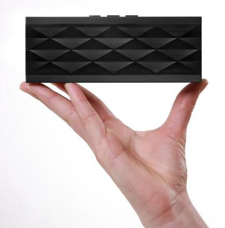 Image jawbone jambox speakers 3 550x557   Jawbone Jambox
