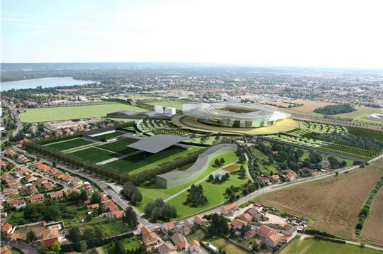 le futur complexe sportif sera construit à 20 kilomètres à l'est de lyon, dans