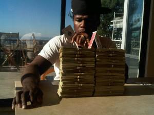 50 Cent s’amuse avec des liasses de billets
