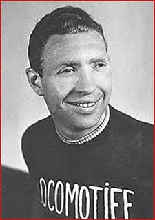 LE TOUR DE FRANCEpassait au Puy-Notre-Dame1954Voici le co...