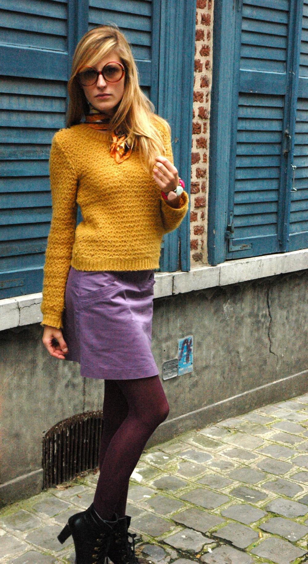 pull jaune jupe violette fashion mode