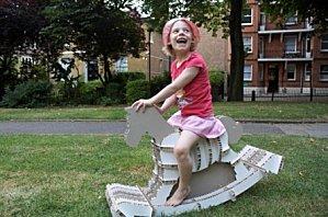 cheval-a-bascule-carton-recycle-1.jpg