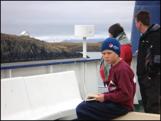 islande-ferry-kid.1287133333.jpg