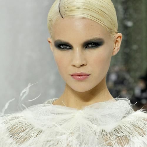 Chanel-Spring-2011-makeup