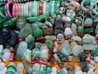 Qu’ils soient en jade véritable ou d’imitation, ces objets divers sont typiques des marchés chinois, comme ici à Yangshuo.