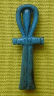 (4) Après la mise à nue, la dissection