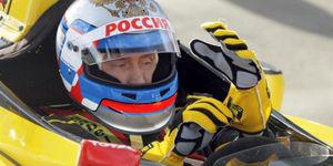 Vladimir Poutine au volant dune Renault f1