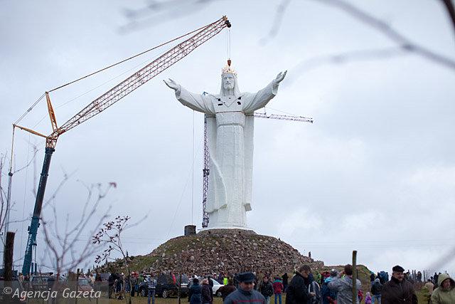 http://bi.gazeta.pl/im/7/8624/z8624137X,Pomnik-Chrystusa-Krola-w-Swiebodzinie.jpg