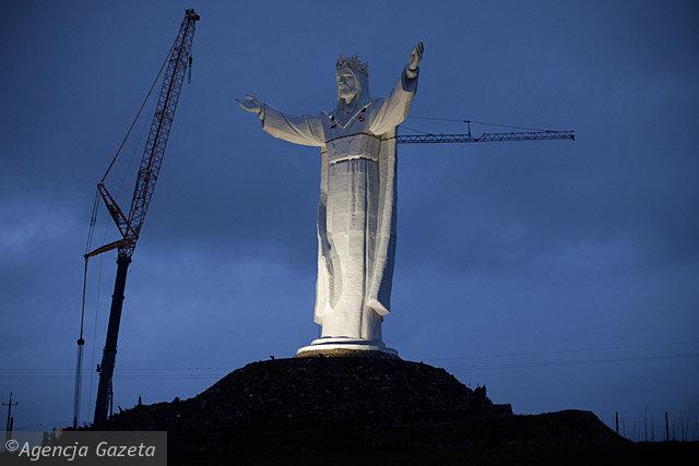 http://bi.gazeta.pl/im/1/8624/z8624141X,Pomnik-Chrystusa-Krola-w-Swiebodzinie.jpg