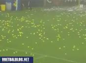 supporteurs suisses lancent plus balles tennis