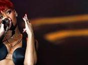 Vidéo Rihanna performé hier "Only Girl" X-Factor Italien