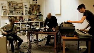 Brian Eno - 'Seven Sessions On A Milk Sea' (Vidéos)