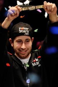 Le Québécois Jonathan Duhamel, 22 ans, vainqueur du Main Event WSOP 2010