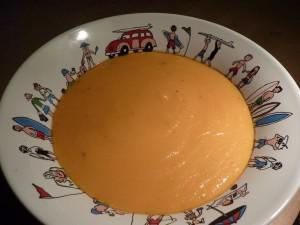 Soupe potiron carottes et kiri dans mon tout nouveau saladier… frimeuse :)