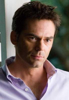 Billy Burke veut de l'action pour les scènes de lune de miel !