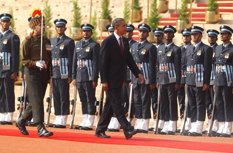 Lundi 8 novembre, le président américain Barack Obama arrive à Rashtrapati Bhavan (Palais présidentiel indien), à New Delhi, pour assister à une cérémonie en son honneur, au troisième jour de sa visite dans le pays. 
