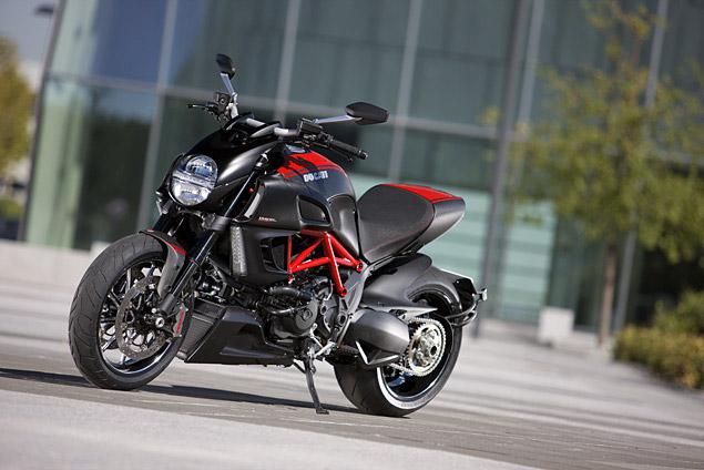 Moto: Ducati Diavel.