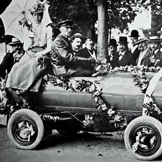 Le premier pilote à franchir les 100Km/H en voiture était belge.