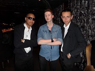 Photos avec toute l'équipe de la webreal TV d'Mrik