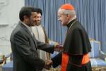 Mahmoud Ahmadinejad - président iranien et Jean-Louis Tauran, président du conseil pontifical pour le Dialogue interreligieux.jpg