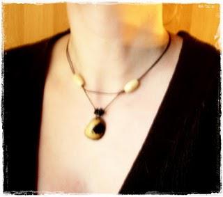 4 colliers [exotique / ethnique] mini-prix !