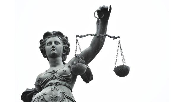 justice balance france institution  Les avocats répondent gratuitement du 15 au 17 novembre.