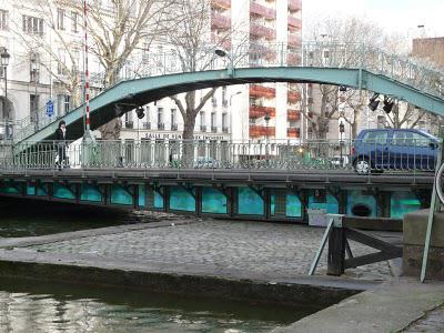 Sur les murs de Paris