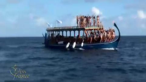 Miss France 2011 ... 1ere photo de groupe aux Maldives ... la vidéo