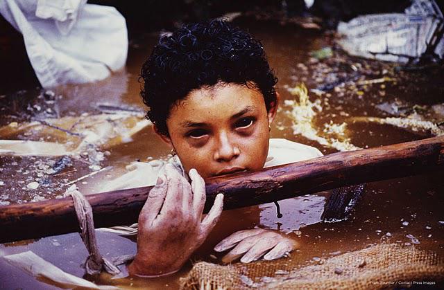 Photos Célèbres 5: Omeyra Sanchez Morte le 16 Novembre 1985