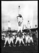Pyramide de l Avant-garde d Alger [39e fête fédérale de l Union des sociétés de gymnastique de France] : [photographie de presse] / [Agence Rol]