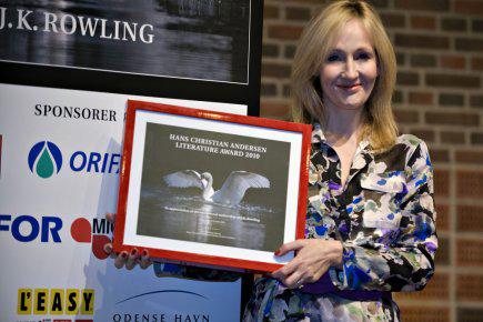 J.K. Rowling remporte le prix de littérature Hans Christian Andersen