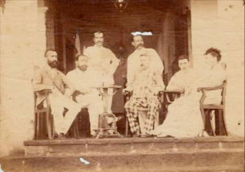 Rimbaud : une photo adulte inédite, à Aden (Abyssinie).