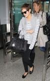Emma Watson attrape son vol à l'aéroport LaGuardia Liftoff (New-York 2010) Emma Watson attrape son vol à l'aéroport LaGuardia Liftoff (New-York 2010)