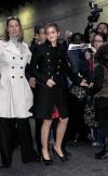 Emma Watson en trench Burberry Officier pour Letterman Emma Watson en trench Burberry Officier pour Letterman