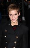 Emma Watson en trench Burberry Officier pour Letterman